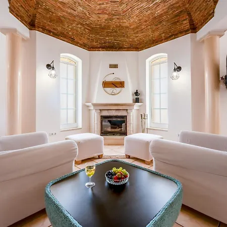 Quinta Laranjeiras Villa *